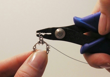 Photo of how to use crimp beads