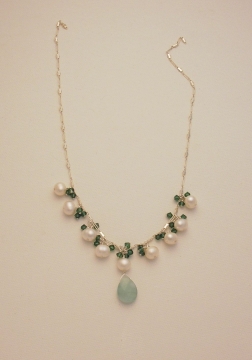 Pearl and crystal necklace project Pearl and crystal necklace project