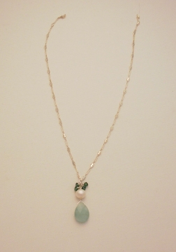 Pearl and crystal necklace project Pearl and crystal necklace project