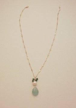 Pearl and crystal necklace project Pearl and crystal necklace project